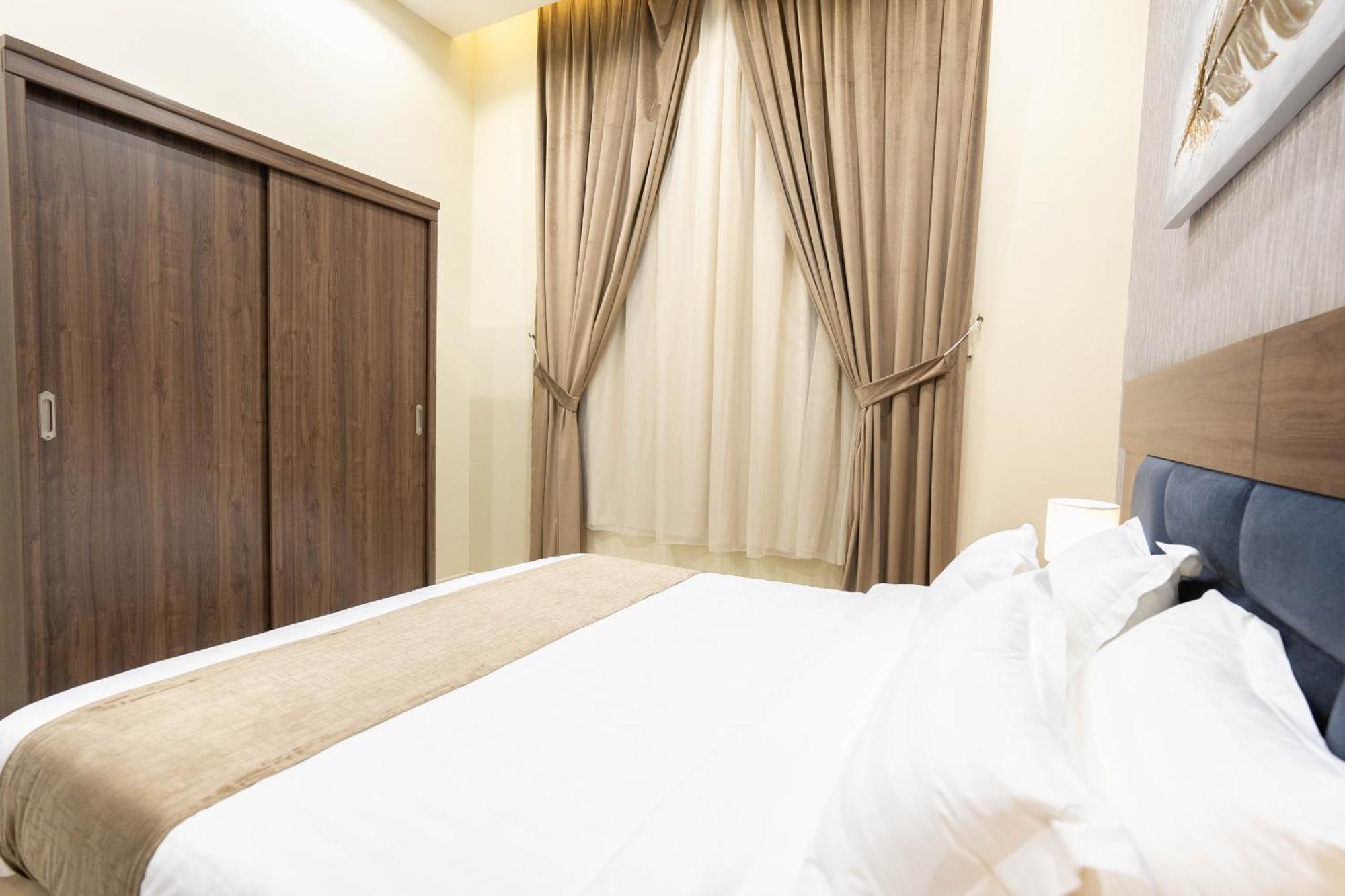 Garden Residence Hotel Рияд Екстериор снимка