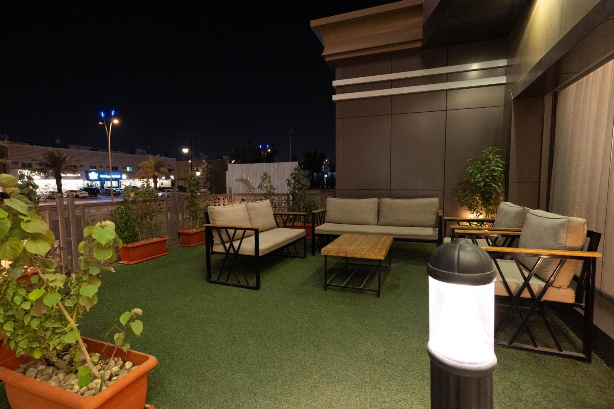 Garden Residence Hotel Рияд Екстериор снимка